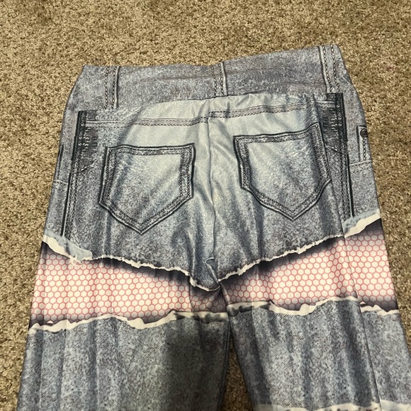 New and Never Worn Stretchy Yoga Ripped Denim Leggings Size L - Picture 6 of 9